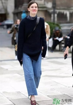 奶奶鞋搭配什么衣服？奶奶鞋搭配什么衣服好看？