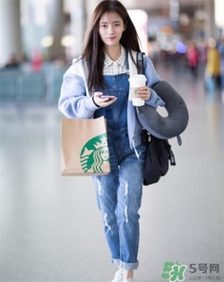 背帶褲搭配什么外套？背帶褲搭配什么外套好看？