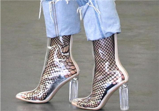 粗跟鞋怎么搭配？粗跟鞋配什么褲子好看？