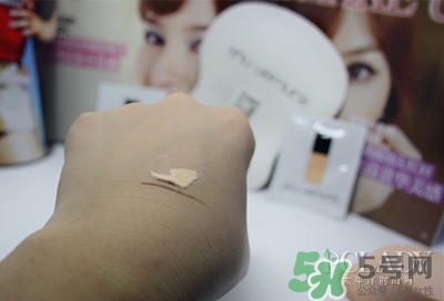 植村秀小燈泡584和784哪個白？植村秀小燈泡584和784對比