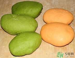 菠菜汁和面怎樣做更綠？怎么樣菠菜汁和面更綠？