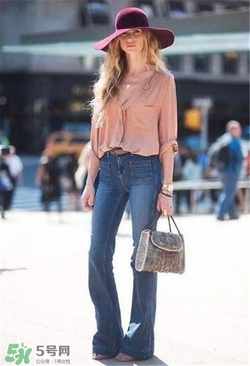 喇叭褲配什么上衣？喇叭褲搭配什么上衣好看？