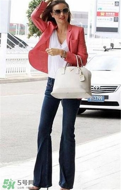 喇叭褲配什么上衣？喇叭褲搭配什么上衣好看？