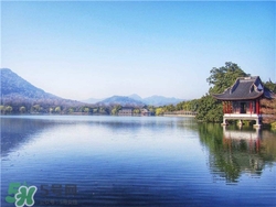 4月份去杭州穿什么？四月份去杭州穿什么衣服？