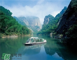 4月份去桂林穿什么？四月份去桂林穿什么衣服？