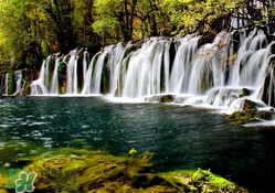 4月份去九寨溝穿什么？四月份去九寨溝穿什么衣服？