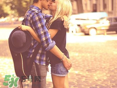 精子是什么味道？吞精會(huì)得艾滋嗎