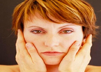 臉色發(fā)黃是什么原因？臉色發(fā)黃吃什么調(diào)理更好？