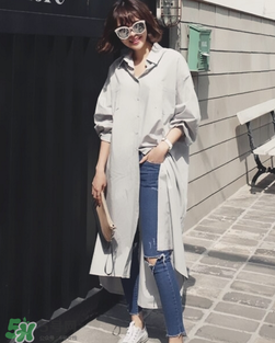 破洞牛仔褲搭配什么上衣？破洞牛仔褲配什么上衣好看？