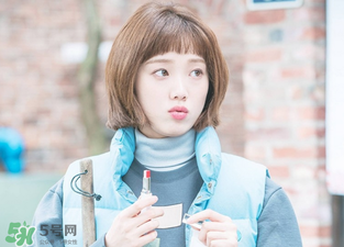 李圣經(jīng)口紅色號 李圣經(jīng)口紅顏色 李圣經(jīng)口紅色號 李圣經(jīng)口紅顏色