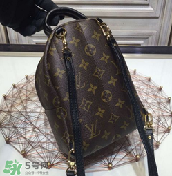 lv雙肩包怎么看真假？lv雙肩包真假辨別