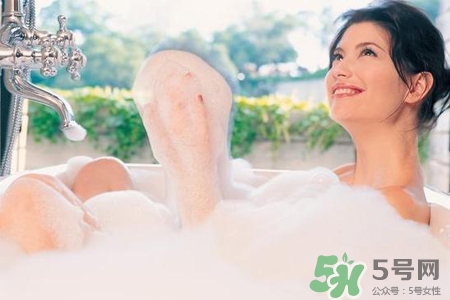 皮膚過(guò)敏可以洗澡嗎？洗澡會(huì)加重皮膚過(guò)敏嗎？