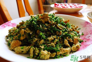 薺菜炒雞蛋用不用綽水？薺菜炒雞蛋怎么炒？