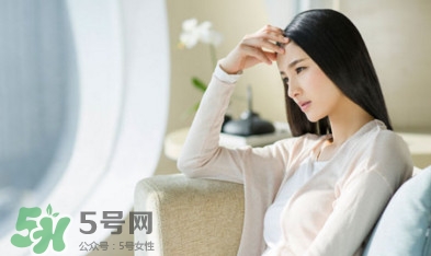 經(jīng)期頭痛惡心是怎么回事？經(jīng)期頭痛的治療方法