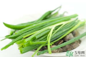 薺菜和蔥能一起吃嗎？薺菜餃子可以放蔥嗎？