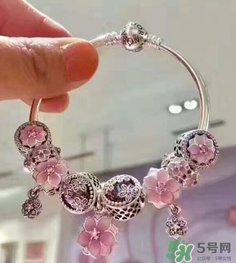 潘多拉2017新品桃花手鏈多少錢(qián)？pandora新品桃花手鏈正品價(jià)格