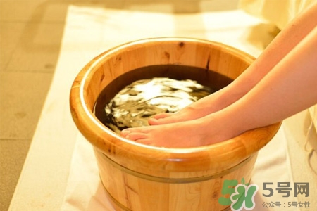 感冒能用艾草泡腳嗎？艾草泡腳能治感冒嗎？