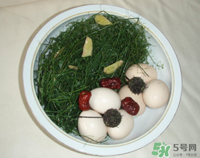 地菜煮雞蛋會中毒嗎？地菜煮雞蛋吃死人是真的嗎？