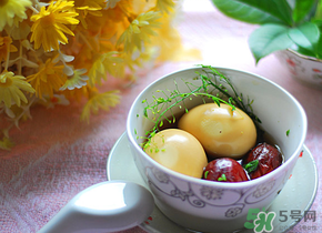 地菜煮雞蛋會中毒嗎？地菜煮雞蛋吃死人是真的嗎？