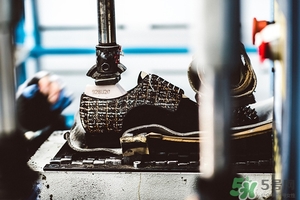 cl鞋子一般多少錢？Christian Louboutin鞋子專柜價(jià)格