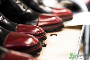 cl鞋子一般多少錢？Christian Louboutin鞋子專柜價(jià)格