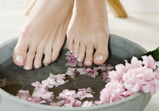 經(jīng)期可以用艾草泡腳嗎？來月經(jīng)能用艾草泡腳嗎？