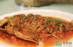 薺菜和鯽魚能一起吃嗎？薺菜和鯽魚一起吃會流產(chǎn)嗎？