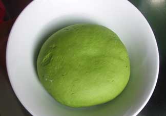 菠菜汁和面菠菜還焯嗎？菠菜汁和面需要焯水嗎？