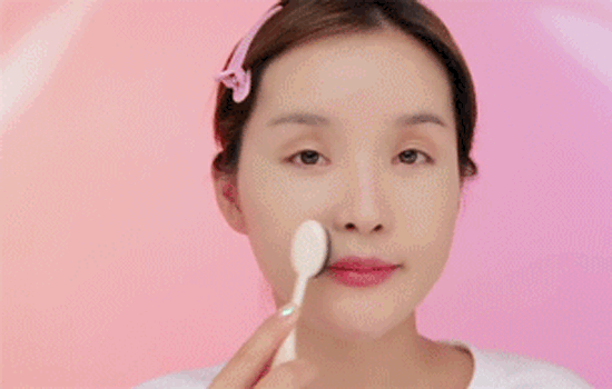 牙刷粉底刷怎么用？牙刷粉底刷使用方法