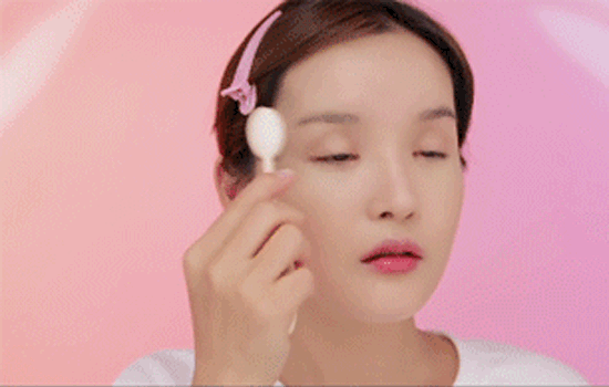 牙刷粉底刷怎么用？牙刷粉底刷使用方法