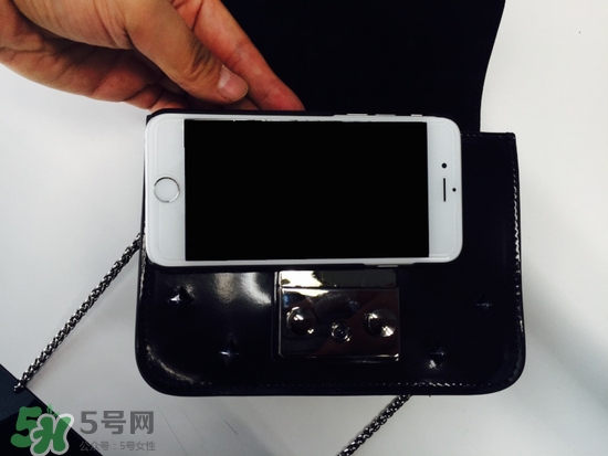 furla芙拉和蔻馳哪個好？芙拉和蔻馳包包哪個檔次高？