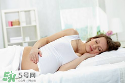 見紅了是不是快生了？見紅后多久會生？