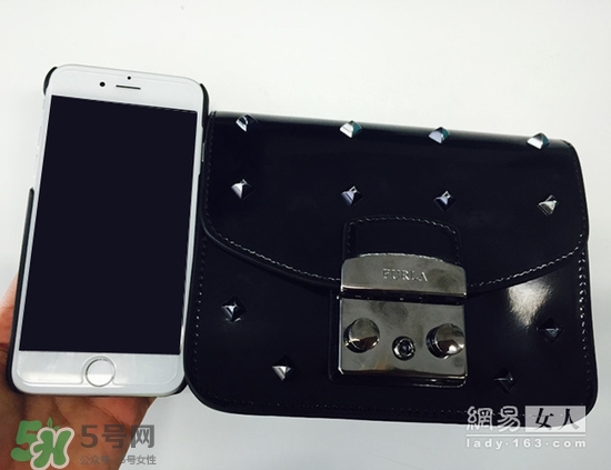 furla芙拉和蔻馳哪個好？芙拉和蔻馳包包哪個檔次高？