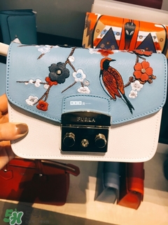 furla芙拉和mk哪個(gè)好？芙拉和mk包包哪個(gè)檔次高？