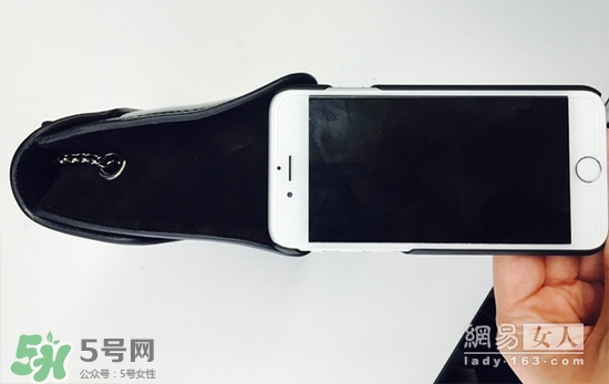 furla芙拉和蔻馳哪個好？芙拉和蔻馳包包哪個檔次高？