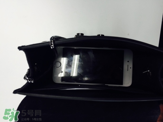 furla芙拉和蔻馳哪個好？芙拉和蔻馳包包哪個檔次高？