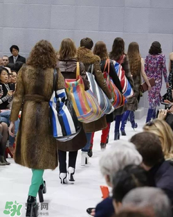 巴黎世家編織袋很貴嗎？balenciaga春運包為什么這么貴？