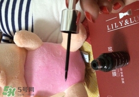 美人魚眼線液怎么用？美人魚眼線液怎么畫？