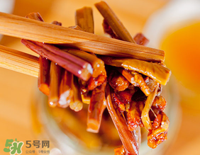 吃蕨菜會過敏嗎？皮膚過敏能吃蕨菜嗎？