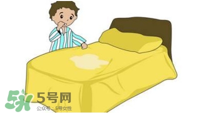 一家三口都尿床 尿床是怎么回事 一家三口都尿床 尿床是怎么回事