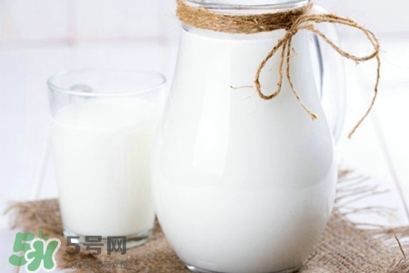 過敏性鼻炎可以喝牛奶嗎？鼻炎患者可以喝牛奶嗎？