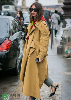 卡其色風(fēng)衣怎么搭配？卡其色風(fēng)衣怎么搭配好看？