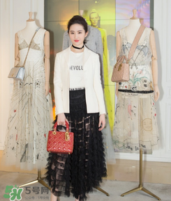 淺色西裝怎么搭配？淺色系西裝怎么搭配好看？