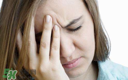 偏頭痛不能吃哪些食物？吃什么食物能治偏頭痛