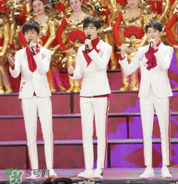 tfboys春晚同款ash鞋正品多少錢(qián)？tfboys同款艾熙小白鞋專(zhuān)柜價(jià)格