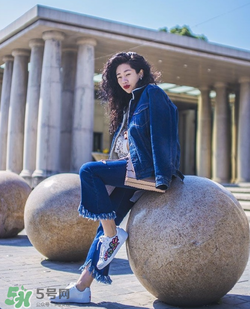 tfboys春晚同款ash鞋正品多少錢(qián)？tfboys同款艾熙小白鞋專(zhuān)柜價(jià)格