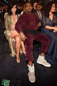 正品阿迪椰子鞋多少錢？阿迪正品椰子鞋多少錢？