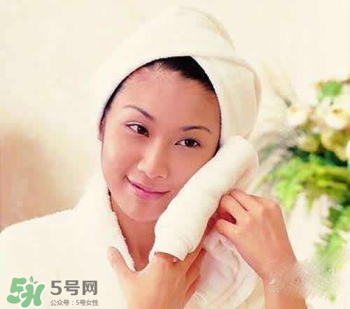 熱毛巾敷臉要幾分鐘？熱毛巾敷臉要多久？