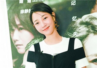 白百合黃色外套是什么牌子？白百合黃色外套是哪個(gè)品牌？