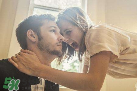 男人為什么會(huì)出軌？男人出軌的5大征兆